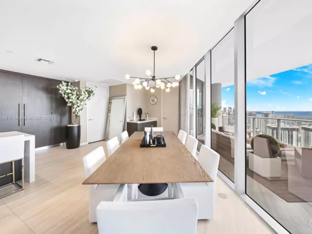 Продажа квартиры #5312 - фото 6784634