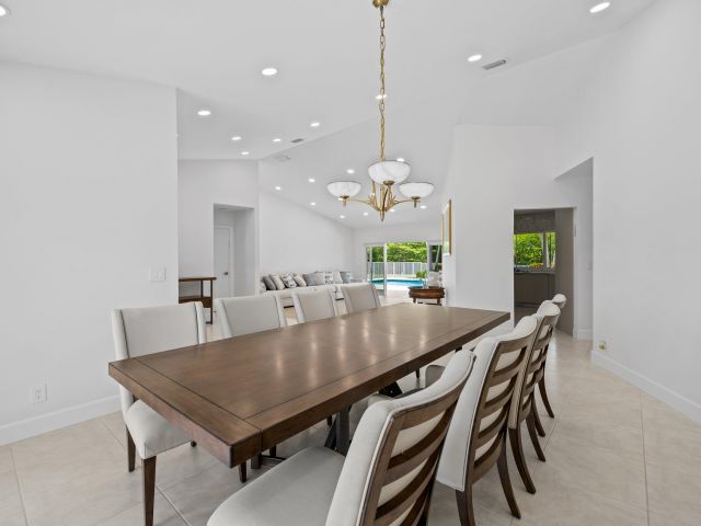 Продажа дома по адресу 11937 Sandlake Drive - фото 6787088