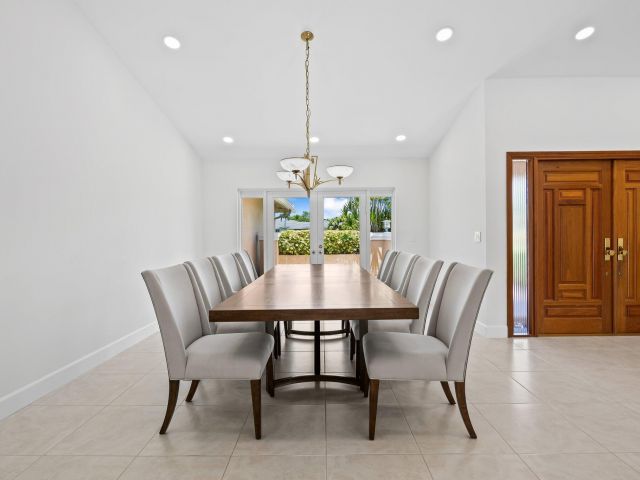 Продажа дома по адресу 11937 Sandlake Drive - фото 6787089