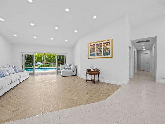 Продажа дома по адресу 11937 Sandlake Drive - фото 6787092