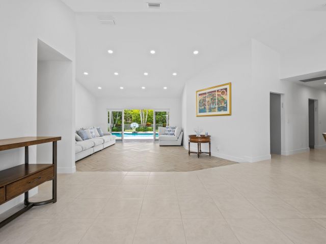 Продажа дома по адресу 11937 Sandlake Drive - фото 6787094