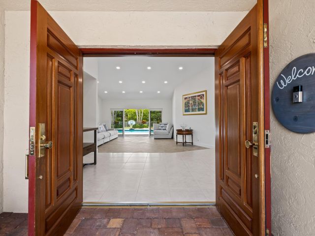 Продажа дома по адресу 11937 Sandlake Drive - фото 6787095