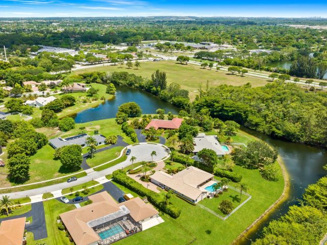 Продажа дома по адресу 11937 Sandlake Drive - фото 6787100