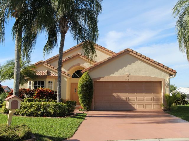 Дом в аренду по адресу 14181 Castlerock Way - фото 6823521