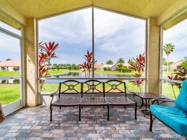 Дом в аренду по адресу 14181 Castlerock Way - фото 6823525