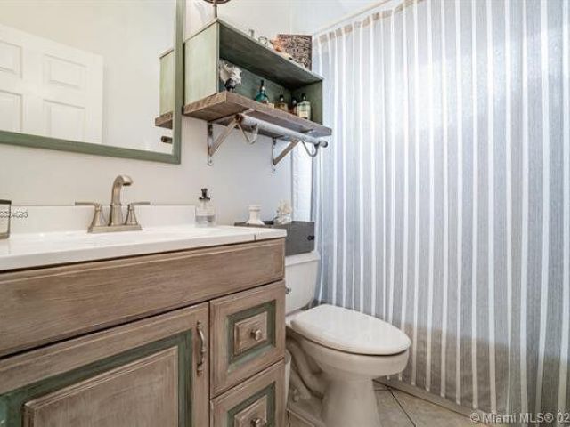 Дом в аренду по адресу 14181 Castlerock Way - фото 6823526