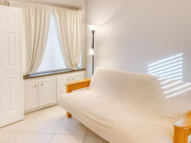 Дом в аренду по адресу 14181 Castlerock Way - фото 6823527