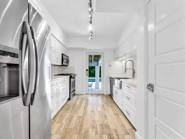 Продажа дома по адресу 971 NE 116th St - фото 6790687