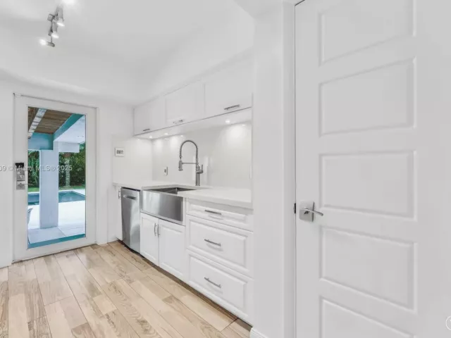 Продажа дома по адресу 971 NE 116th St - фото 6790686