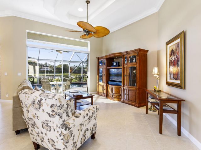 Продажа дома по адресу 8663 Falcon Green Drive - фото 6785829