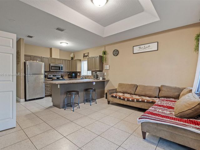 Продажа дома по адресу 211 SW 15th Ter - фото 7456652