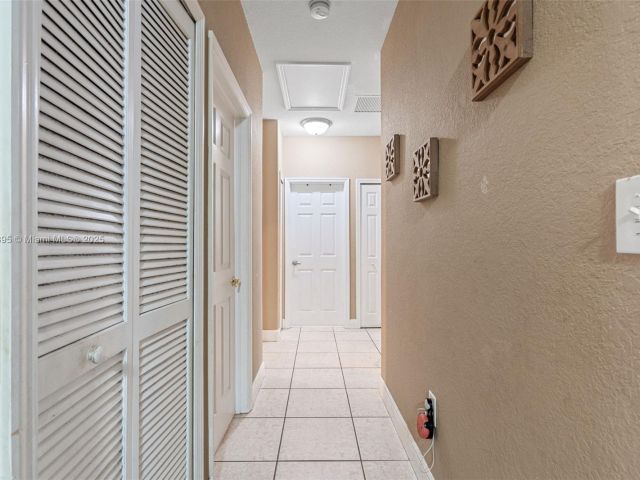 Продажа дома по адресу 211 SW 15th Ter - фото 7456654