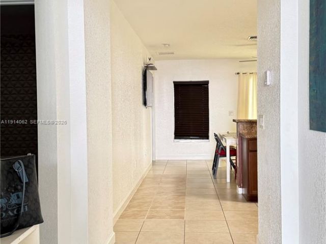 Дом в аренду по адресу 1018 Foster Rd - фото 6800225