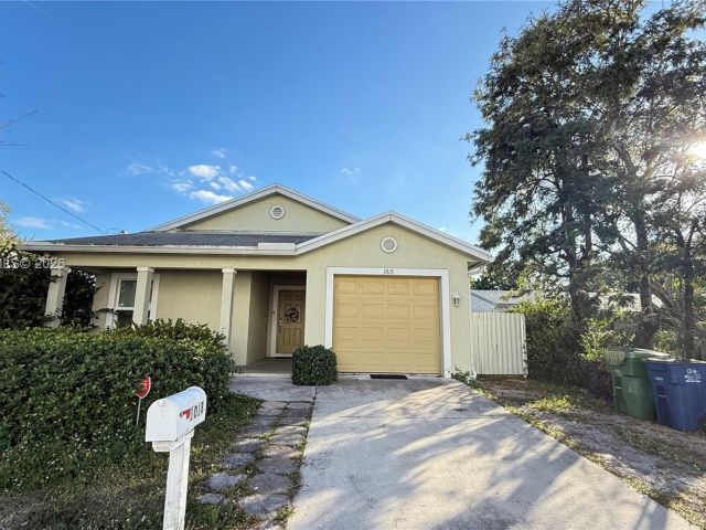 Дом в аренду по адресу 1018 Foster Rd - фото 6800227