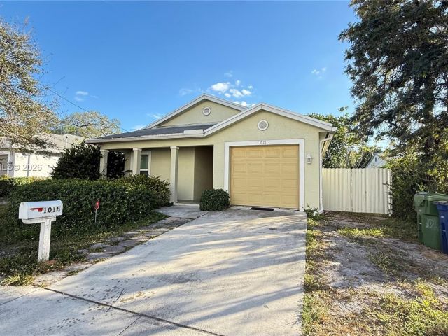 Дом в аренду по адресу 1018 Foster Rd - фото 6800228