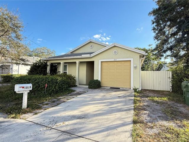 Дом в аренду по адресу 1018 Foster Rd - фото 6800229