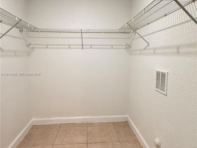 Дом в аренду по адресу 1018 Foster Rd - фото 7431011