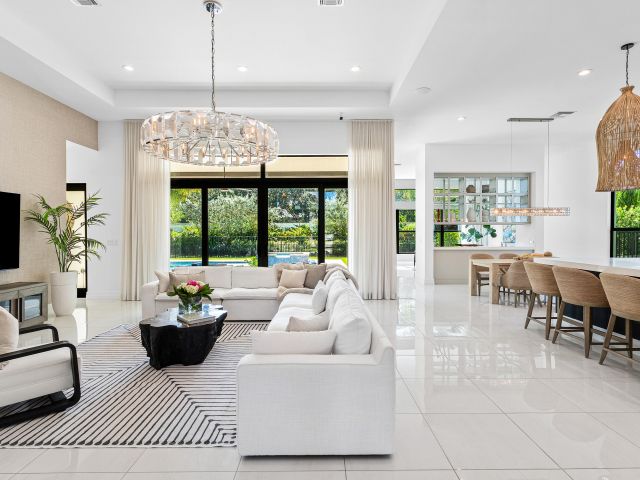 Продажа дома по адресу 9594 Vescovato Way - фото 6809017