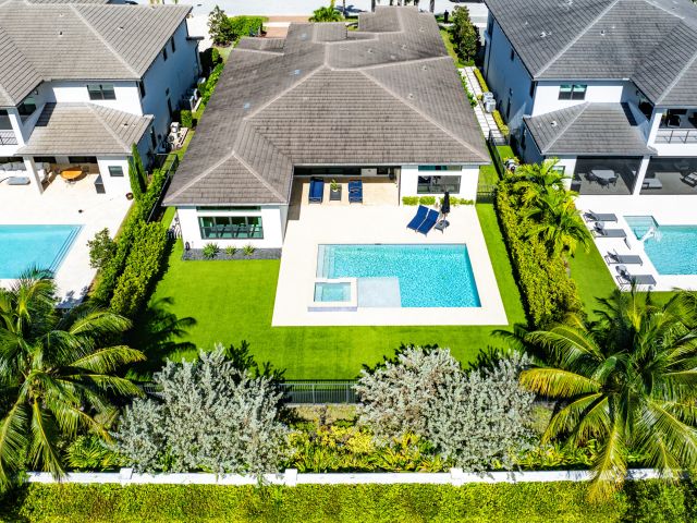 Продажа дома по адресу 9594 Vescovato Way - фото 6809020