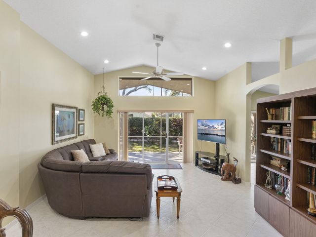 Продажа дома по адресу 7220 Via Verona - фото 6803447