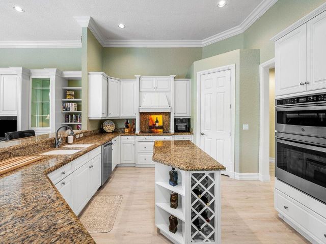 Продажа дома по адресу 2560 Whispering Oaks Lane - фото 6816633