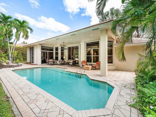 Продажа дома по адресу 2560 Whispering Oaks Lane - фото 6816636