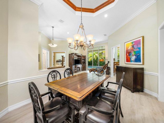 Продажа дома по адресу 2560 Whispering Oaks Lane - фото 6816642