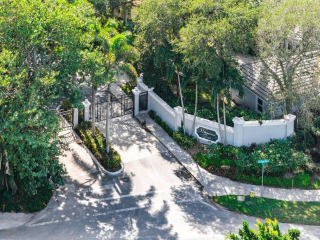 Продажа дома по адресу 2560 Whispering Oaks Lane - фото 6816645