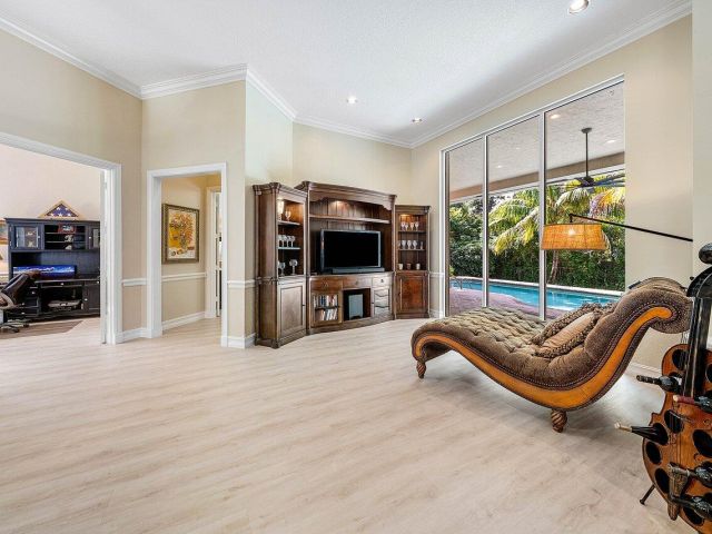 Продажа дома по адресу 2560 Whispering Oaks Lane - фото 6816646