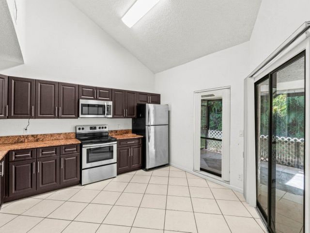 Дом в аренду по адресу 9308 Ketay Circle - фото 6787314