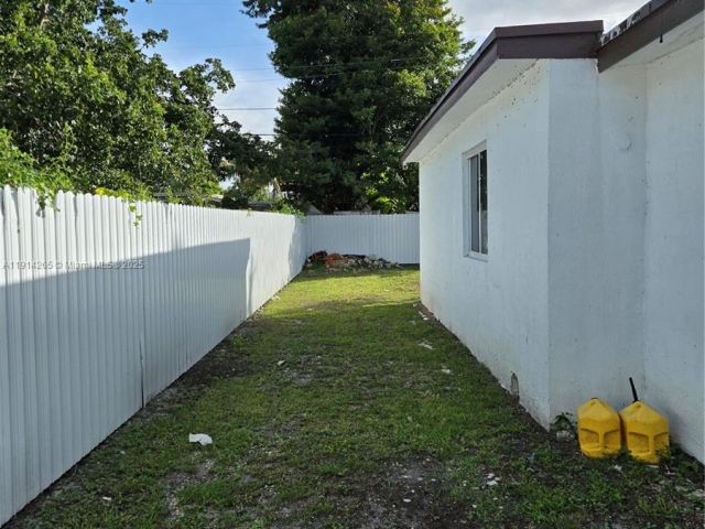 Дом в аренду по адресу 1420 NW 116th St - фото 7427675