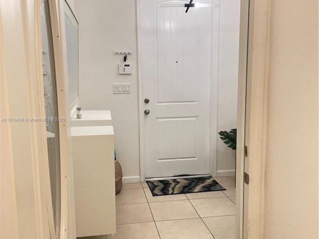 Дом в аренду по адресу 27563 SW 139th Psge #A - фото 7483498