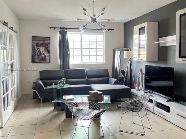 Дом в аренду по адресу 27563 SW 139th Psge #A - фото 7483513