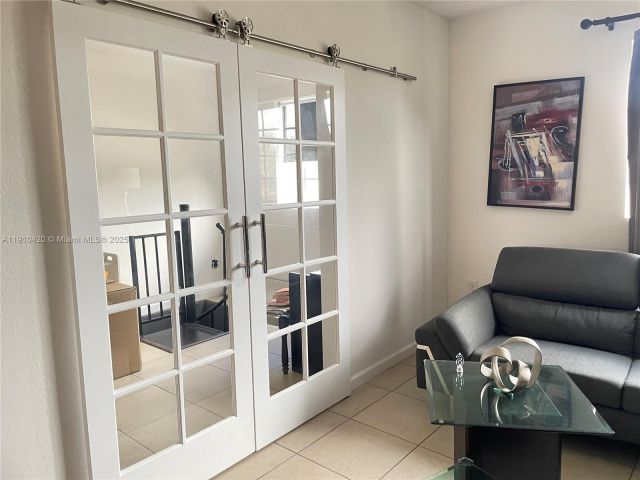 Дом в аренду по адресу 27563 SW 139th Psge #A - фото 7483514