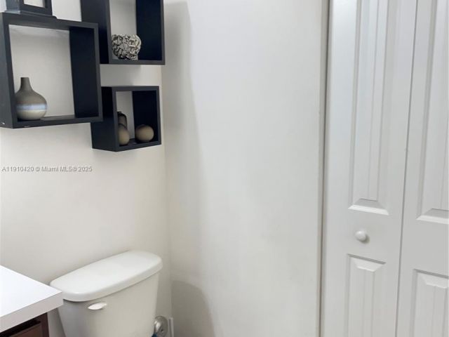 Дом в аренду по адресу 27563 SW 139th Psge #A - фото 7483518