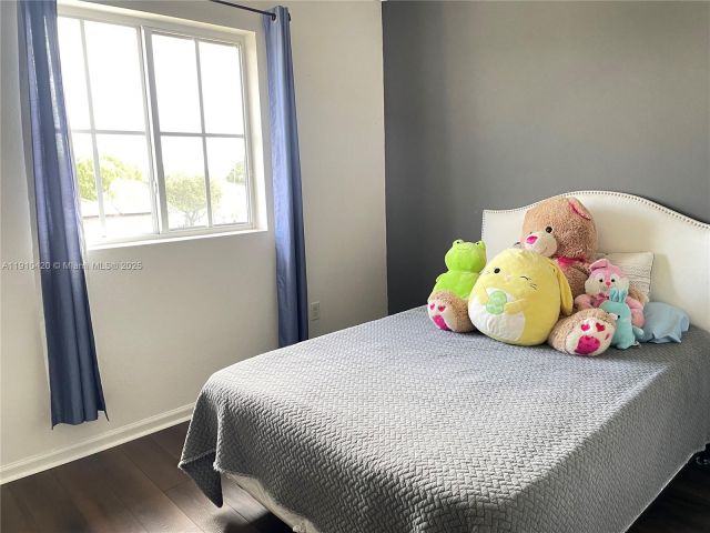 Дом в аренду по адресу 27563 SW 139th Psge #A - фото 7483535