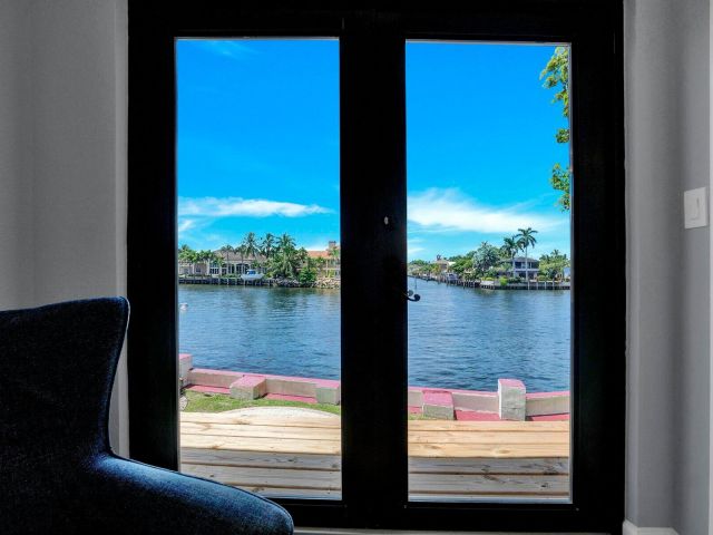 Дом в аренду по адресу 1901 N Riverside Drive Apt 1 - фото 6831514