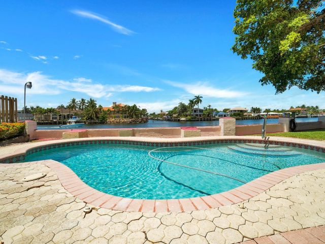 Дом в аренду по адресу 1901 N Riverside Drive Apt 1 - фото 6831524