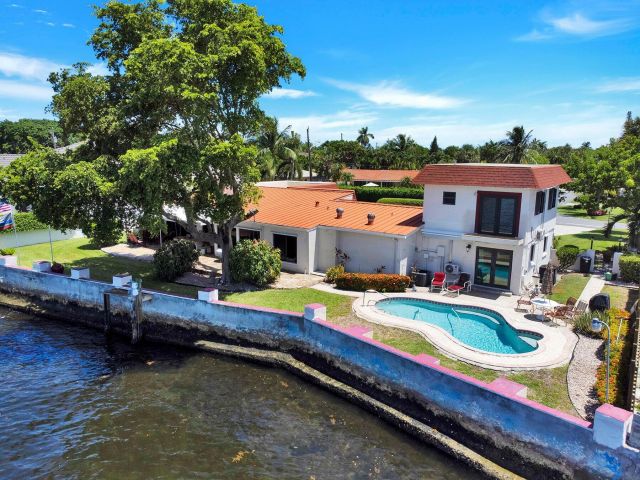 Дом в аренду по адресу 1901 N Riverside Drive Apt 1 - фото 6831530