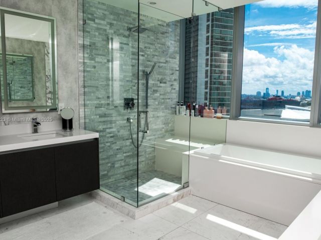 Продажа квартиры #1811 - фото 6789078