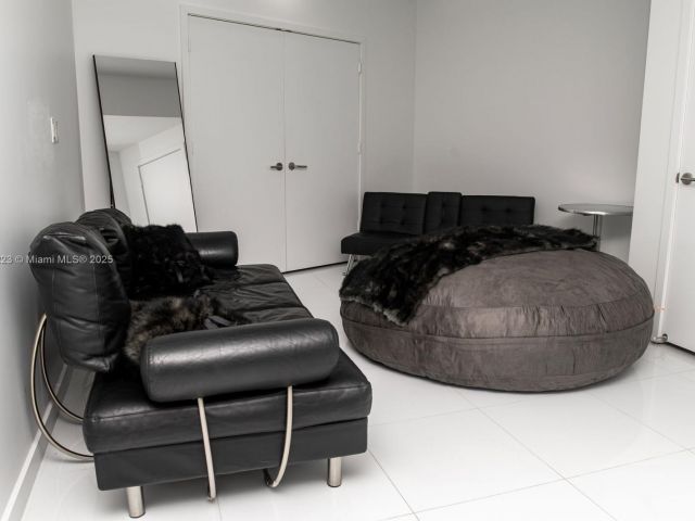 Продажа квартиры #1811 - фото 6789083