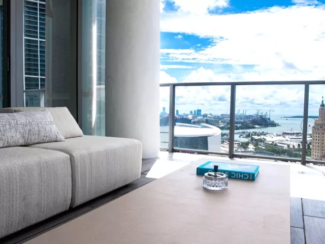 Продажа квартиры #1811 - фото 6789073