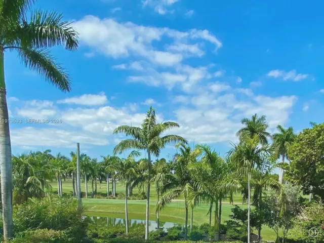 Дом в аренду по адресу 5800 La Gorce Dr NA - фото 6793386