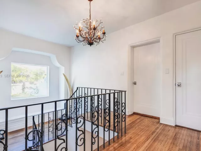 Дом в аренду по адресу 5800 La Gorce Dr NA - фото 6793381