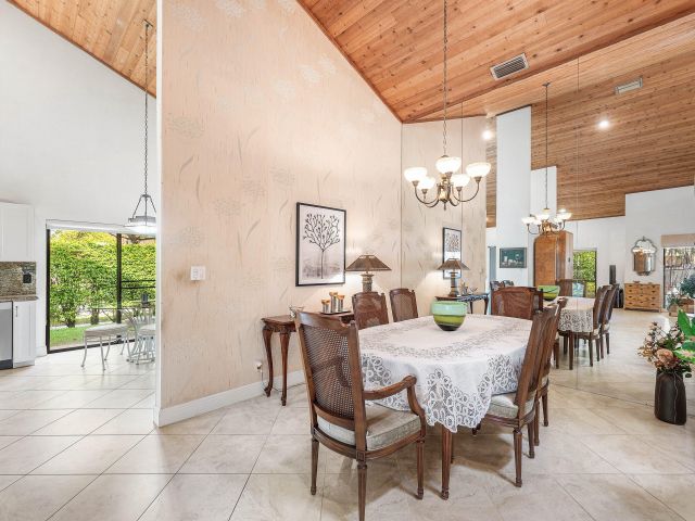 Продажа дома по адресу 4299 NW 26th Avenue - фото 6833175