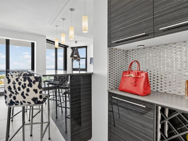 Продажа квартиры #1704 - фото 6788423