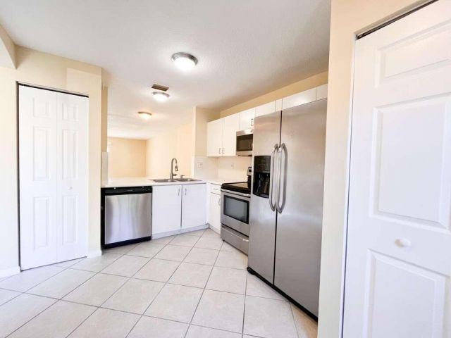 Дом в аренду по адресу 861 Summit Lake Drive 861 - фото 6798332