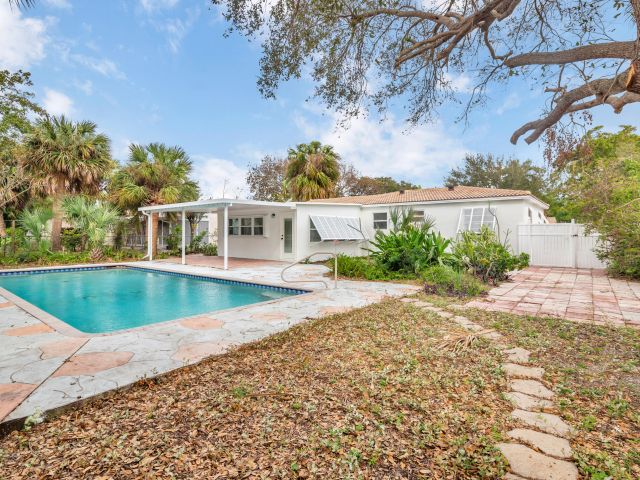 Дом в аренду по адресу 236 Ashworth Street - фото 6788734