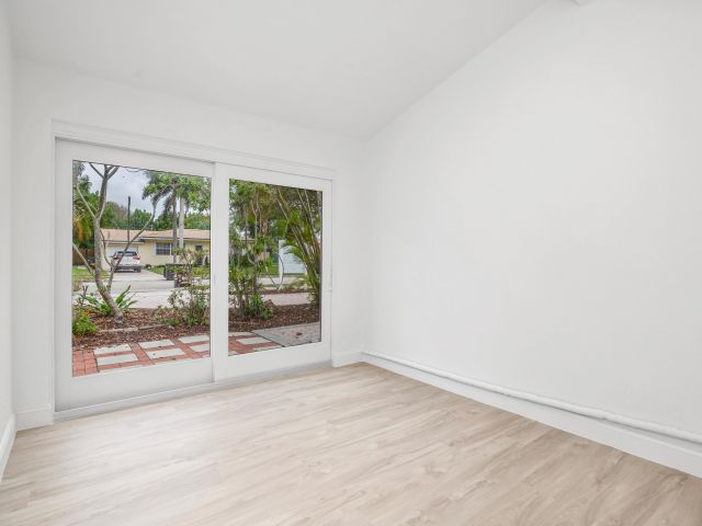 Дом в аренду по адресу 236 Ashworth Street - фото 6788737