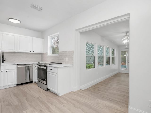 Дом в аренду по адресу 236 Ashworth Street - фото 6788742